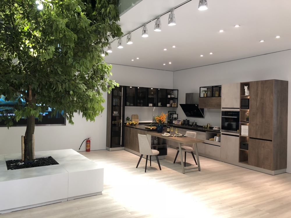 好莱客全新环保概念馆亮相成都国际家具展，引领环保新风尚！